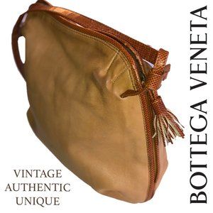 BOTTEGA VENETA ❋ Authentic Vintage Leather Purse